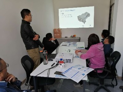 博莱特空压机新品上市，睿寂行全员培训中…
